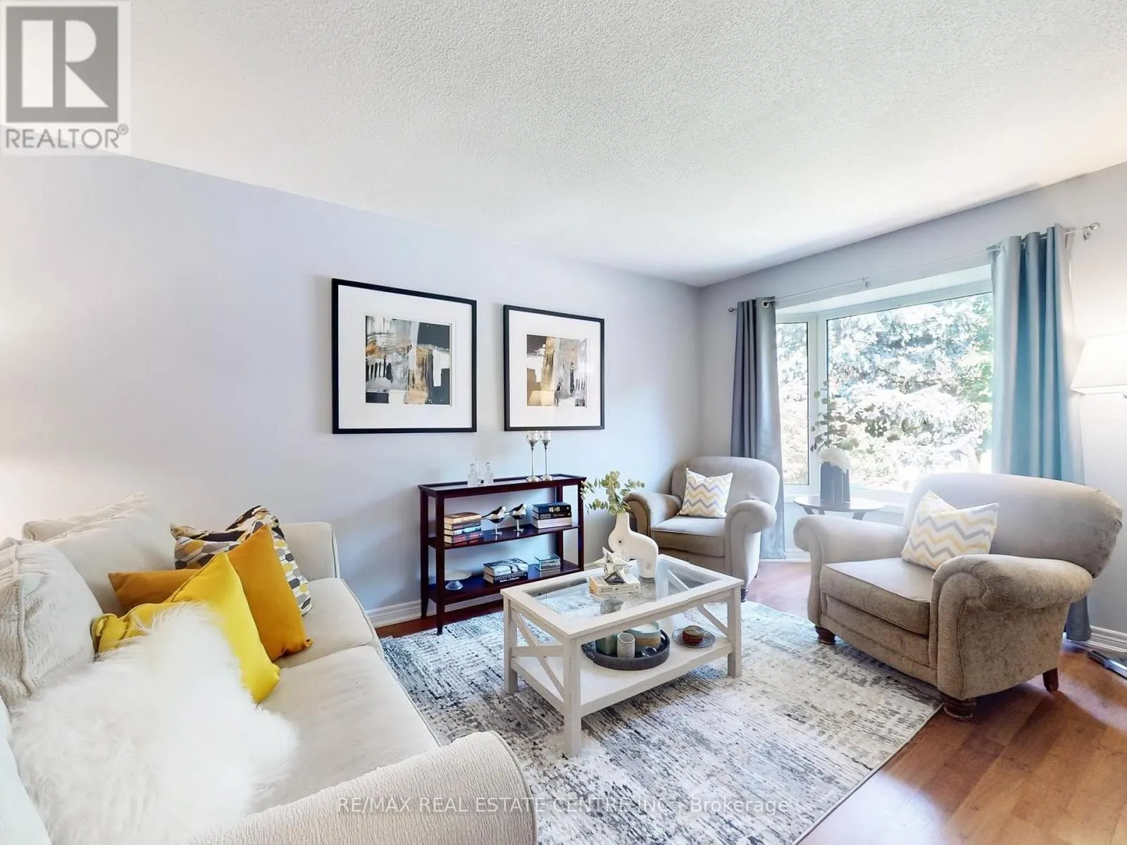 4026 RENFREW CRESCENT