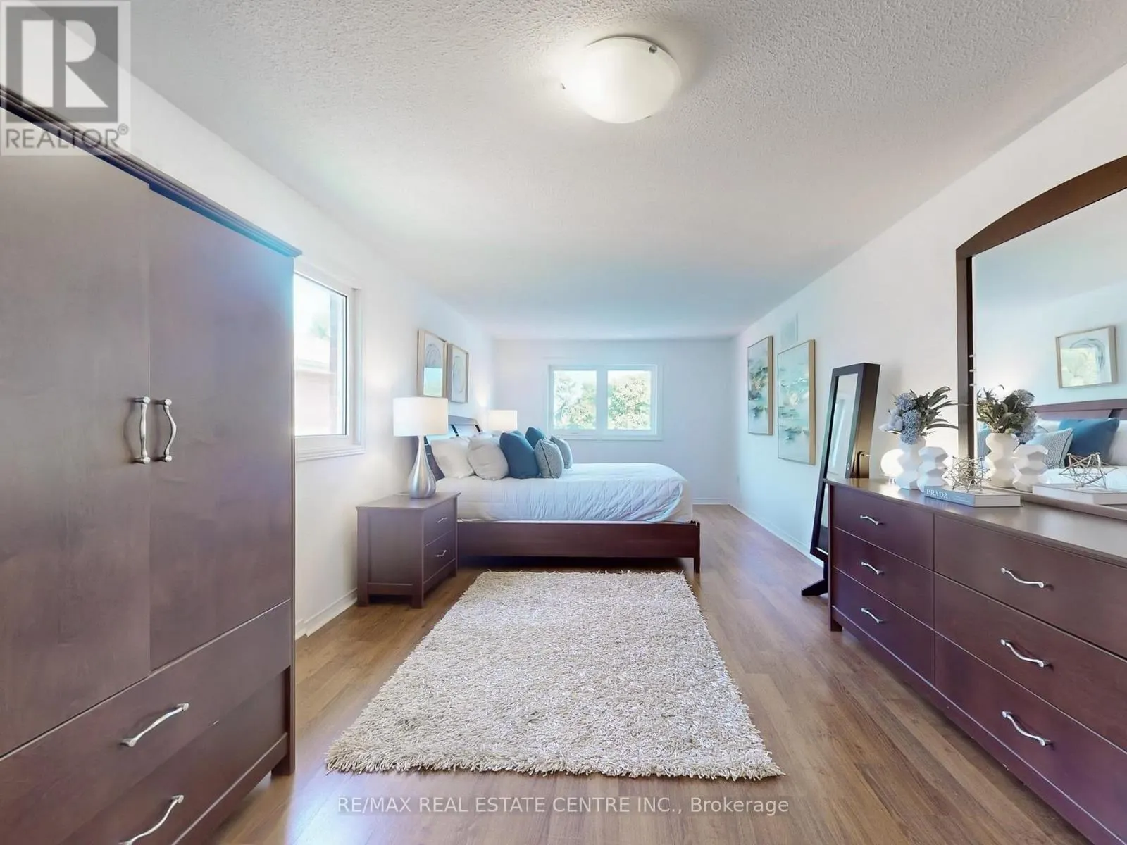 4026 RENFREW CRESCENT