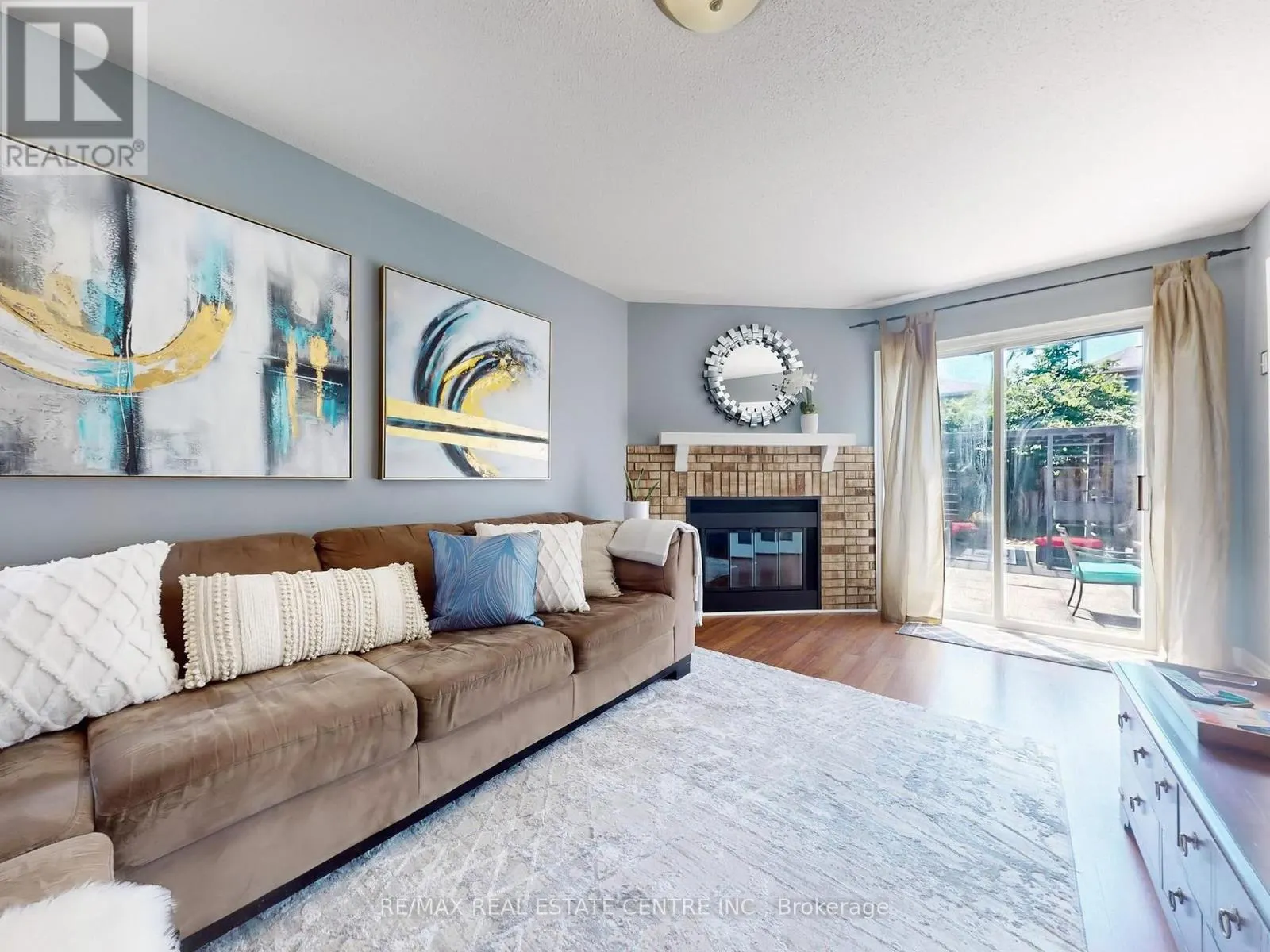 4026 RENFREW CRESCENT