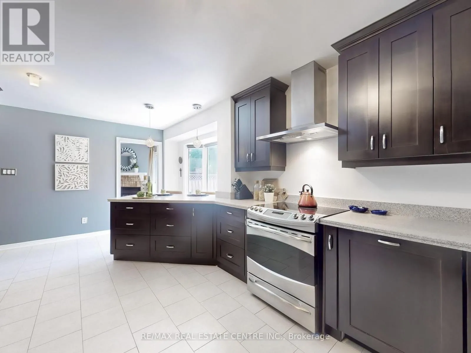 4026 RENFREW CRESCENT