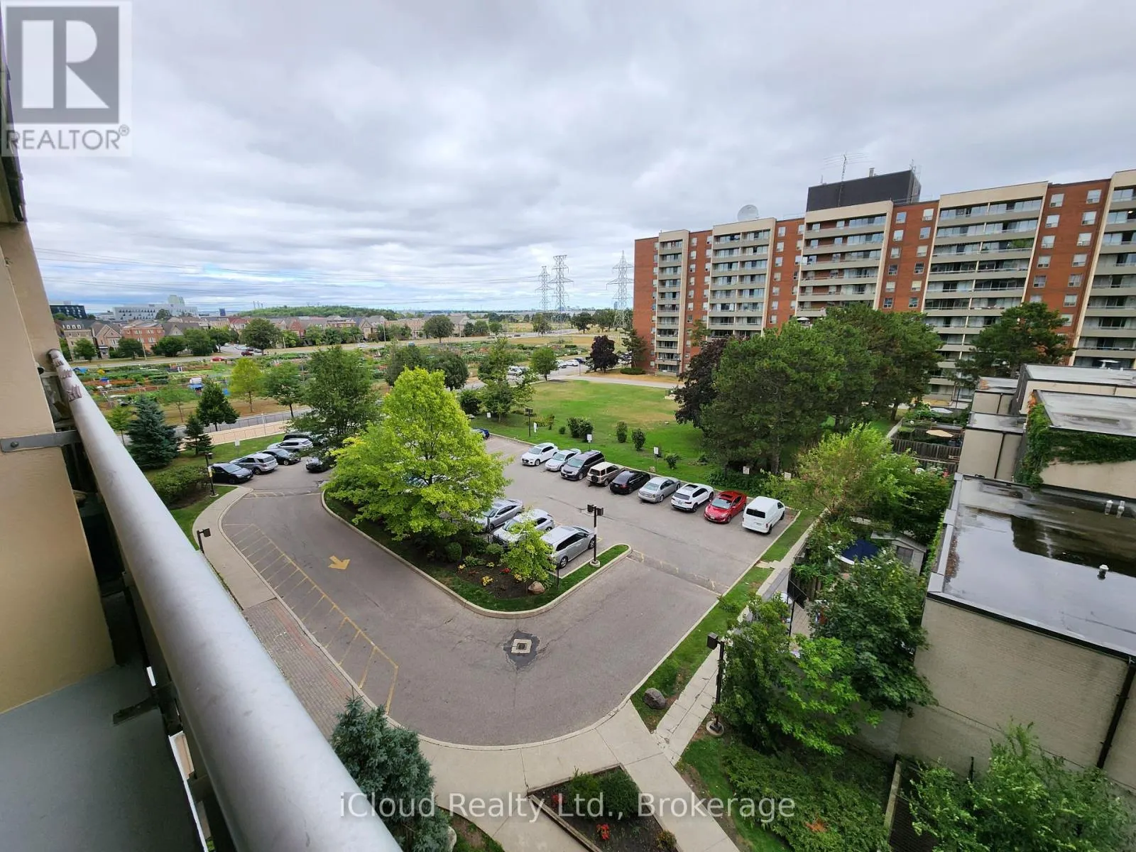 609 - 25 FOUR WINDS DRIVE