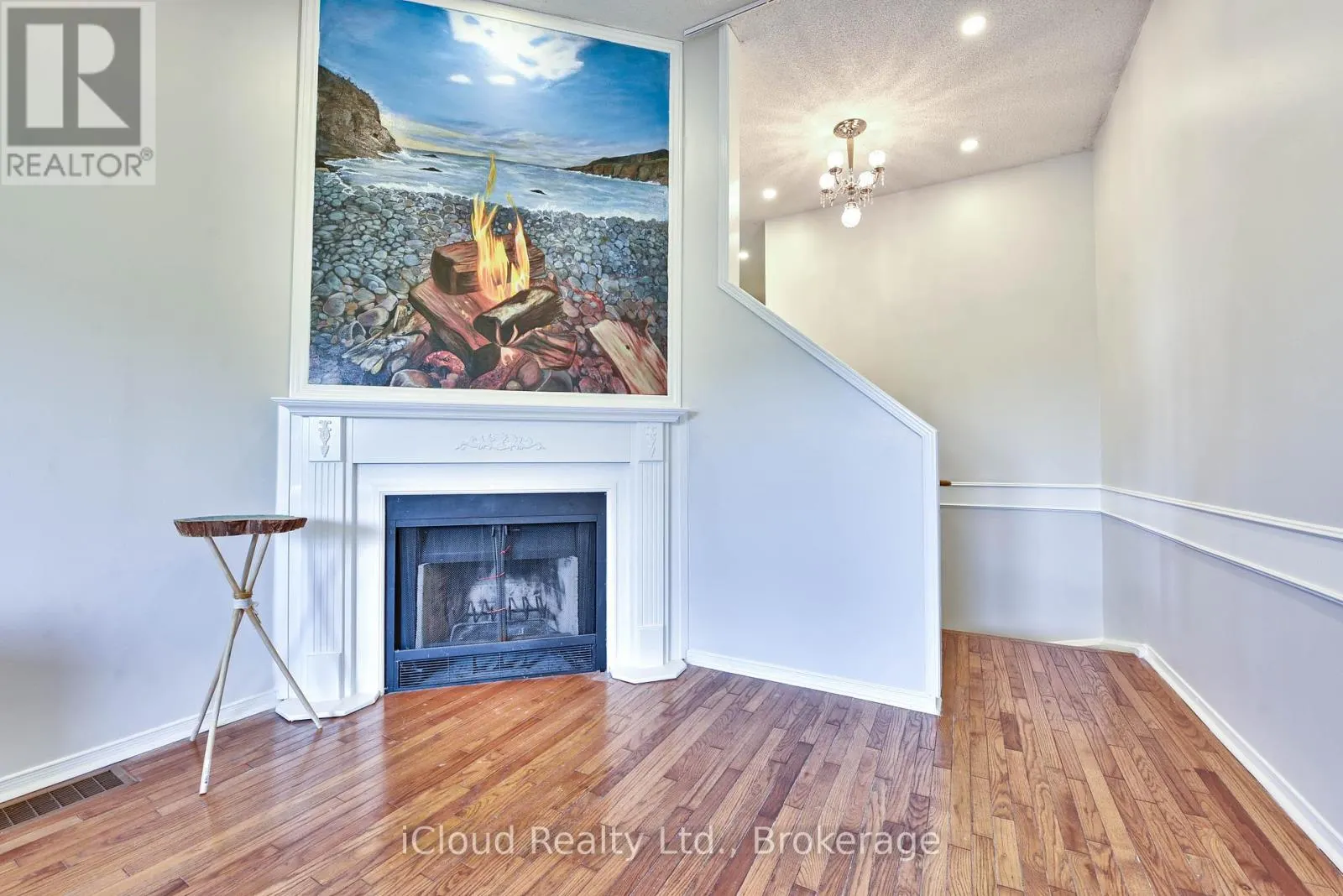 14 TIMBERLANE DRIVE