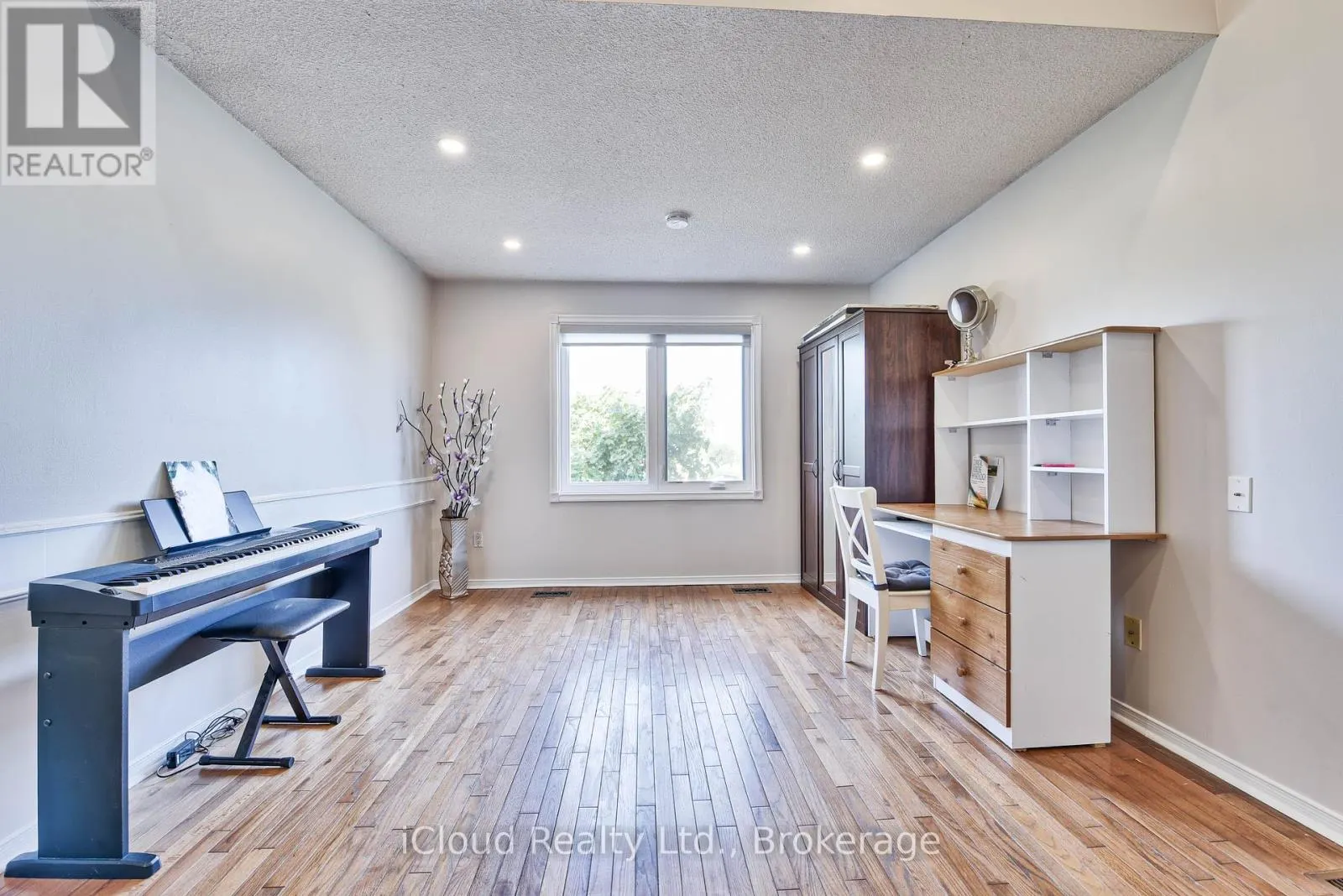 14 TIMBERLANE DRIVE