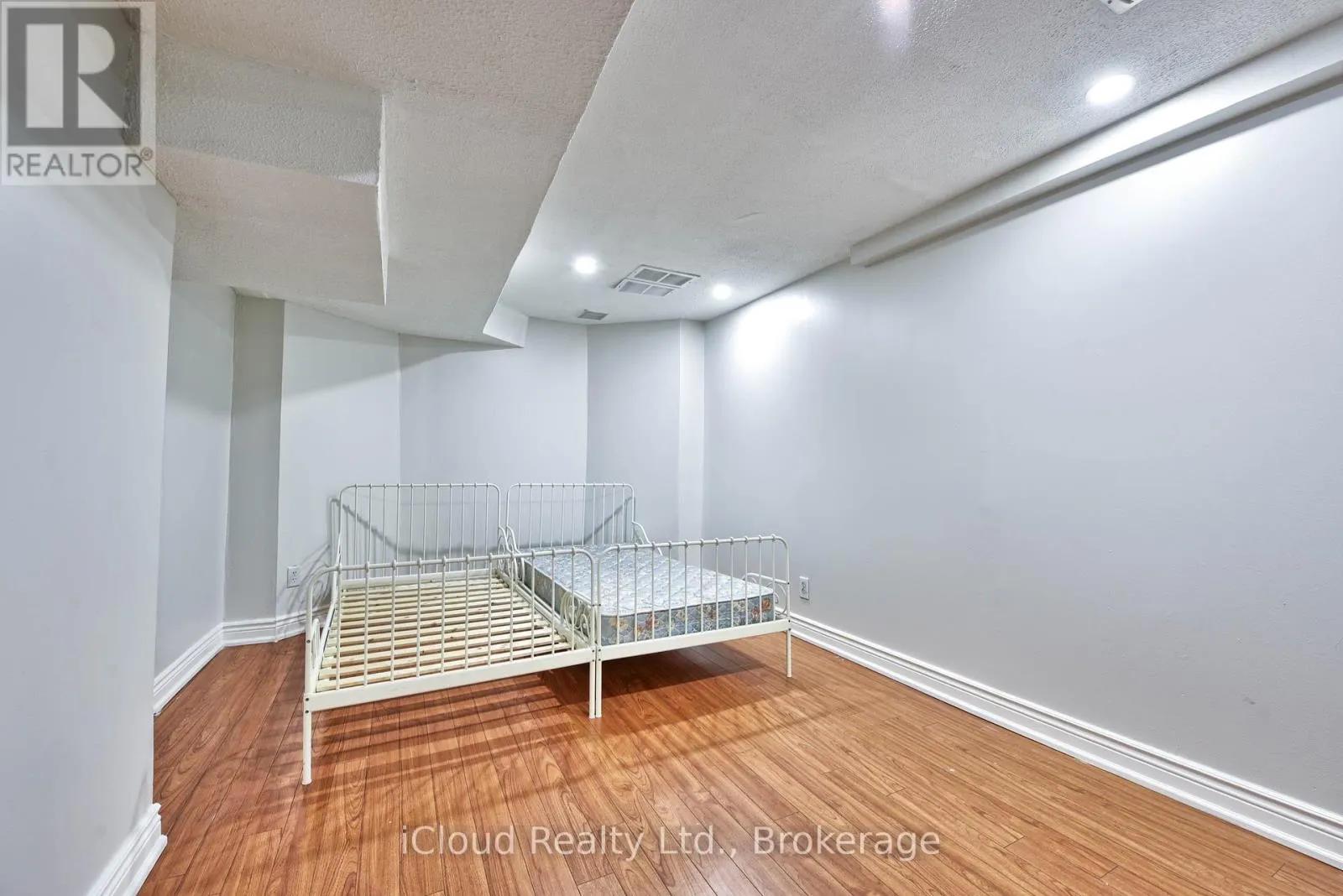 14 TIMBERLANE DRIVE