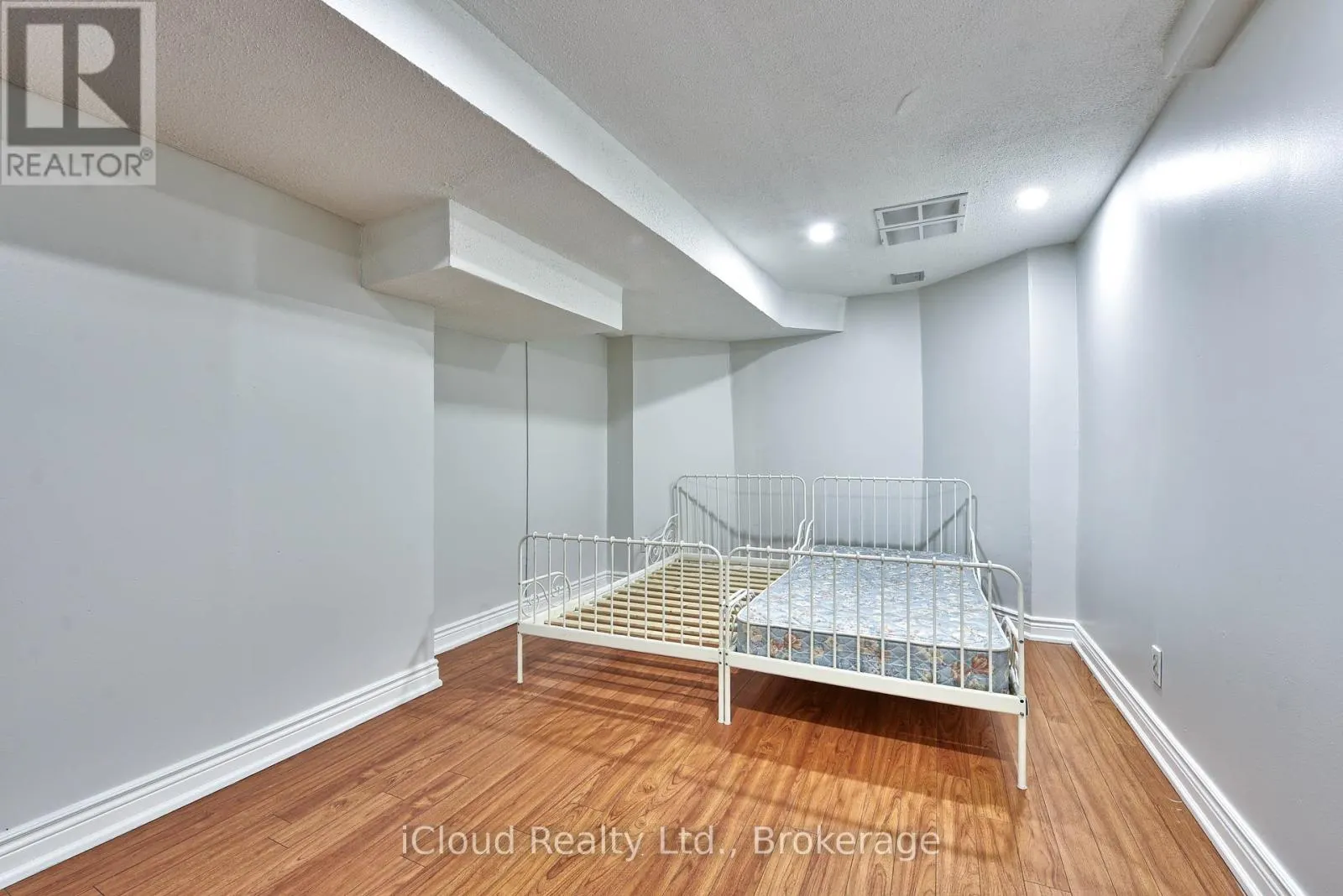 14 TIMBERLANE DRIVE