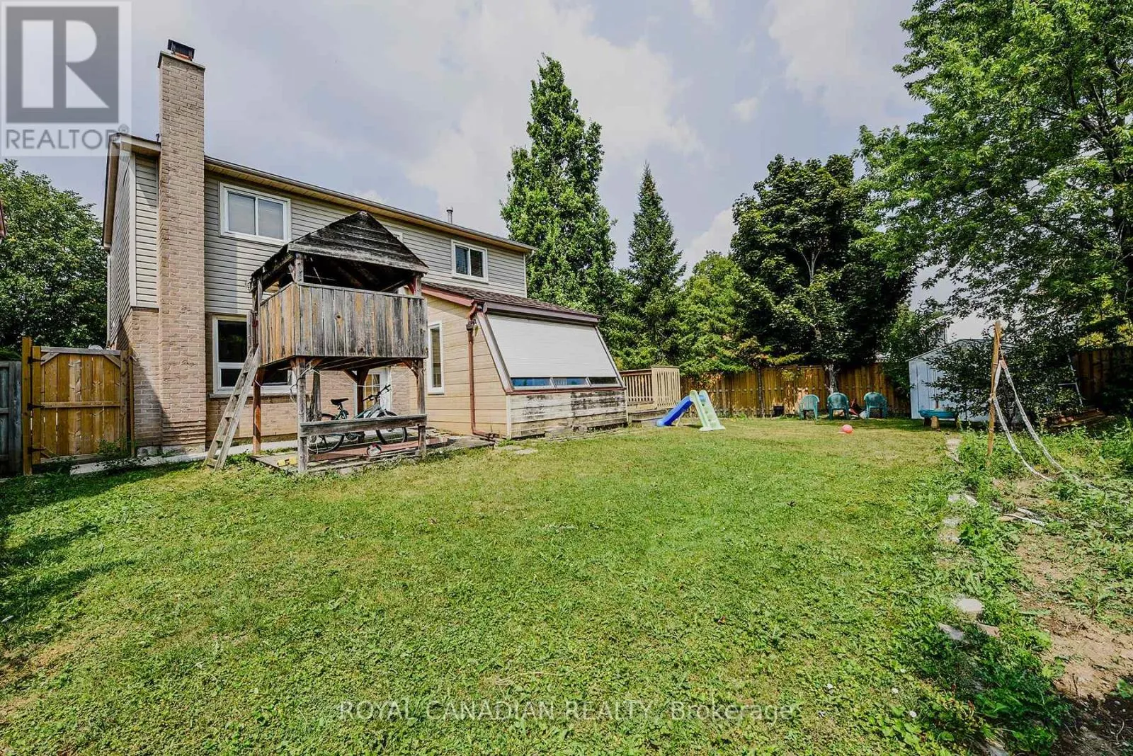 2 MAYBERRY COURT