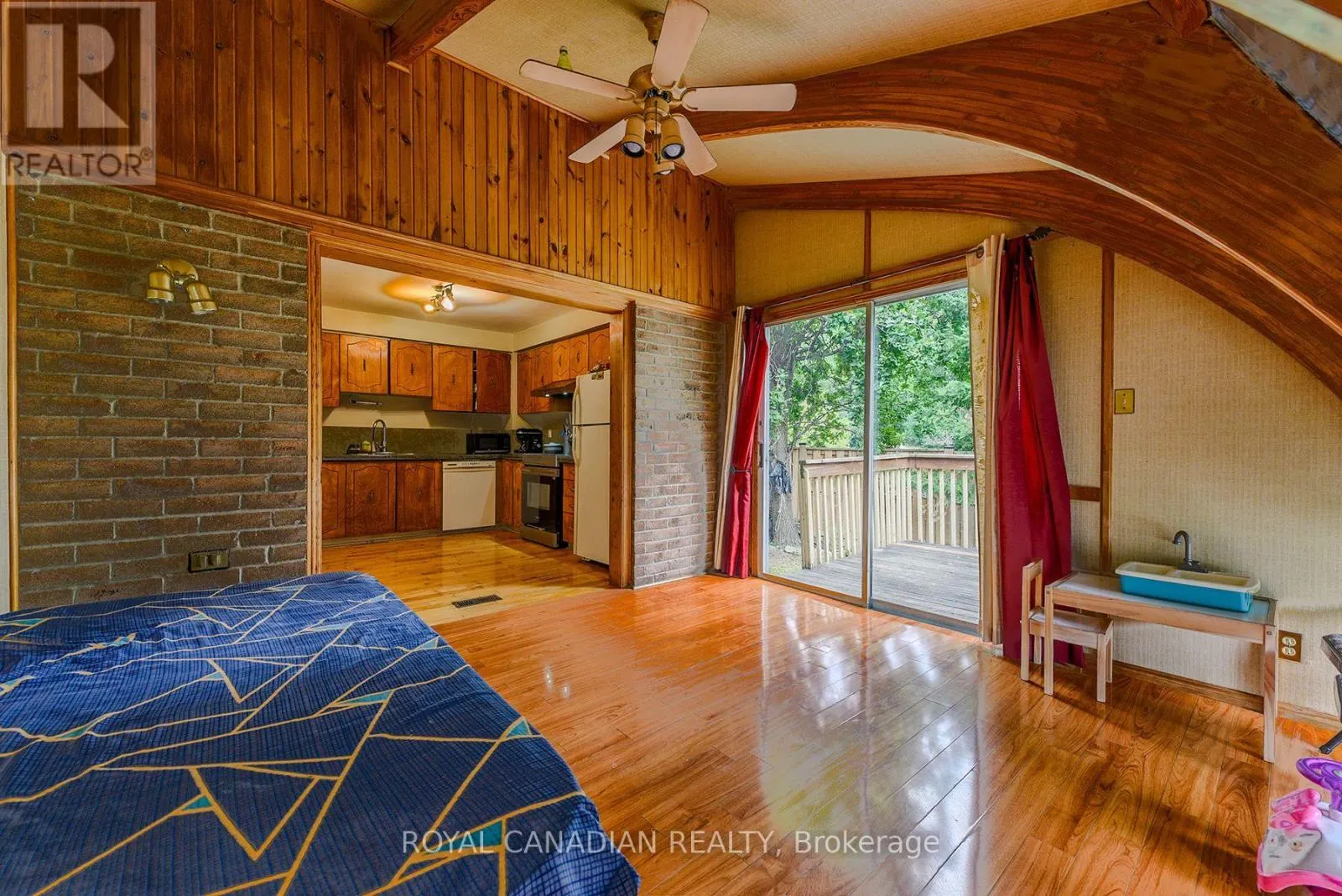 2 MAYBERRY COURT
