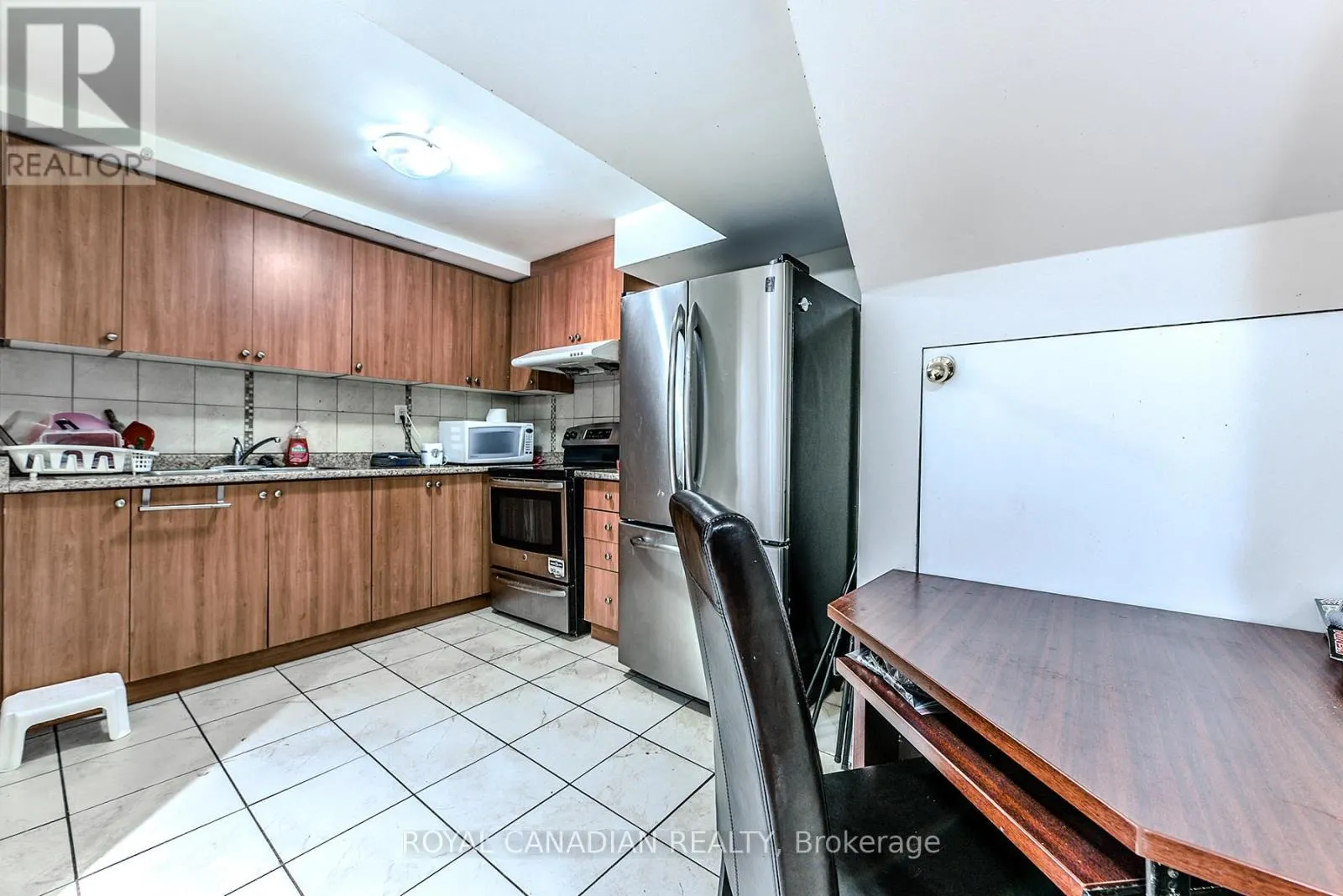 2 MAYBERRY COURT