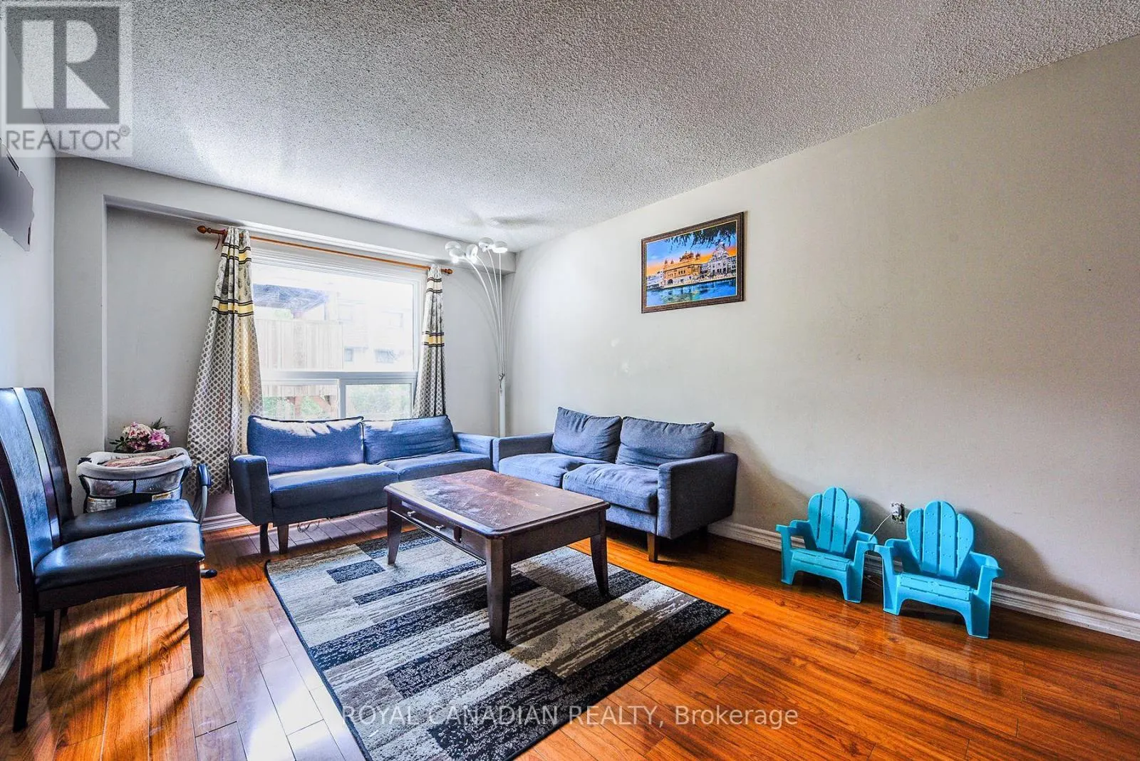 2 MAYBERRY COURT