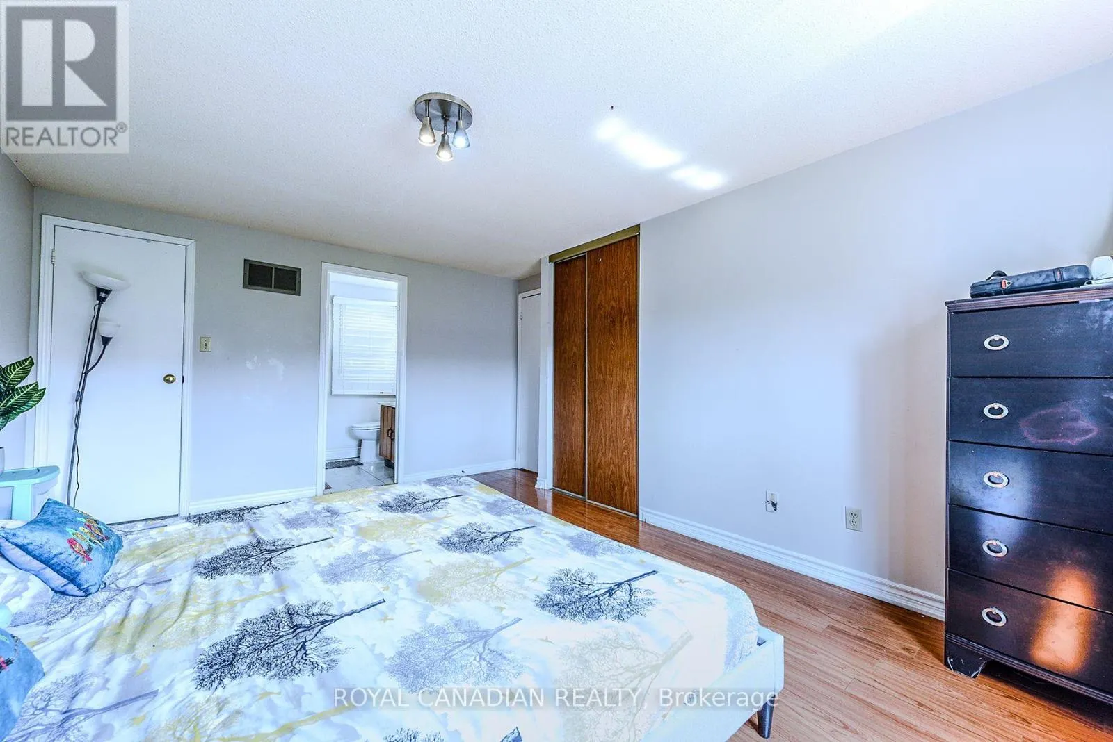 2 MAYBERRY COURT