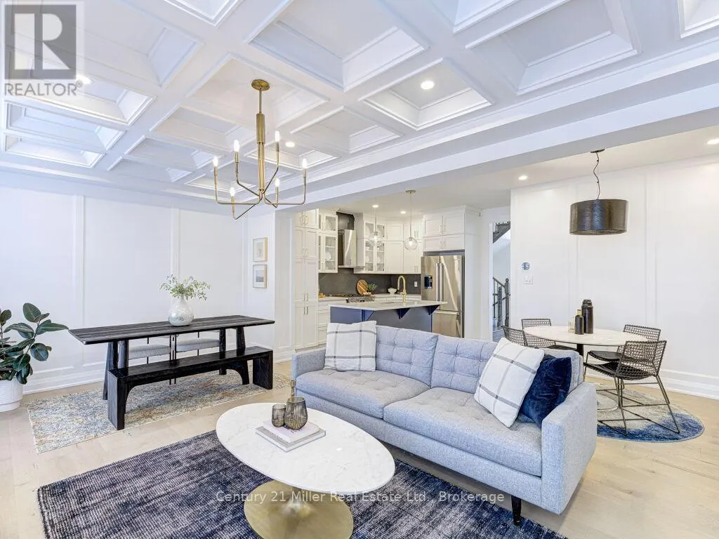 517 KENNEDY CIRCLE W