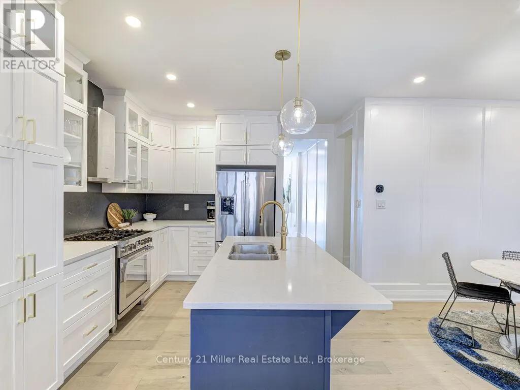 517 KENNEDY CIRCLE W