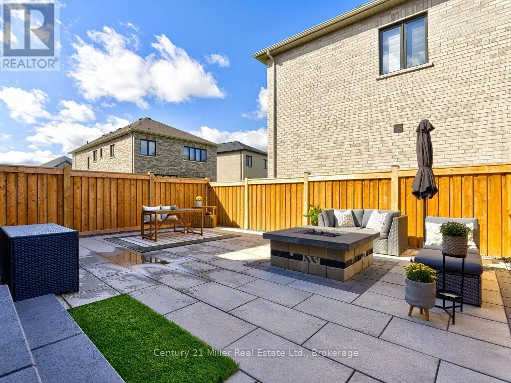 517 KENNEDY CIRCLE W