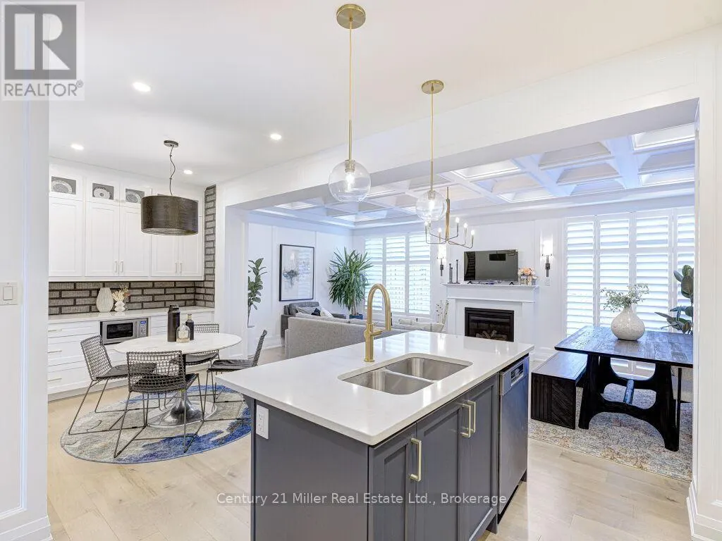 517 KENNEDY CIRCLE W
