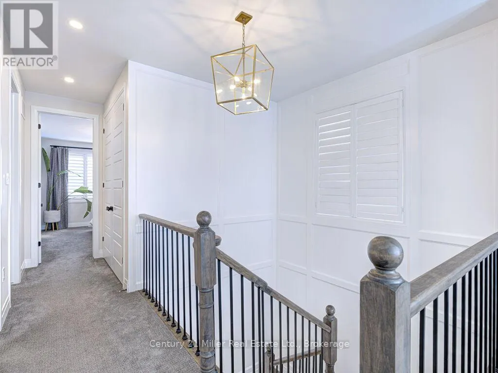 517 KENNEDY CIRCLE W