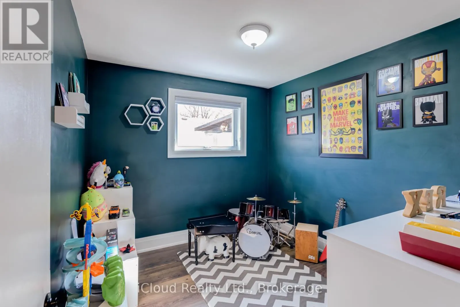 43 SHERWOOD CRESCENT