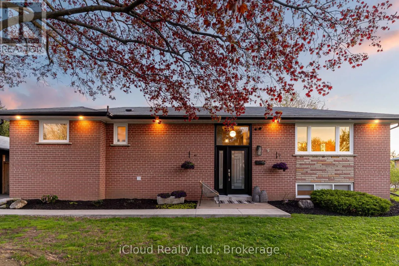 43 SHERWOOD CRESCENT