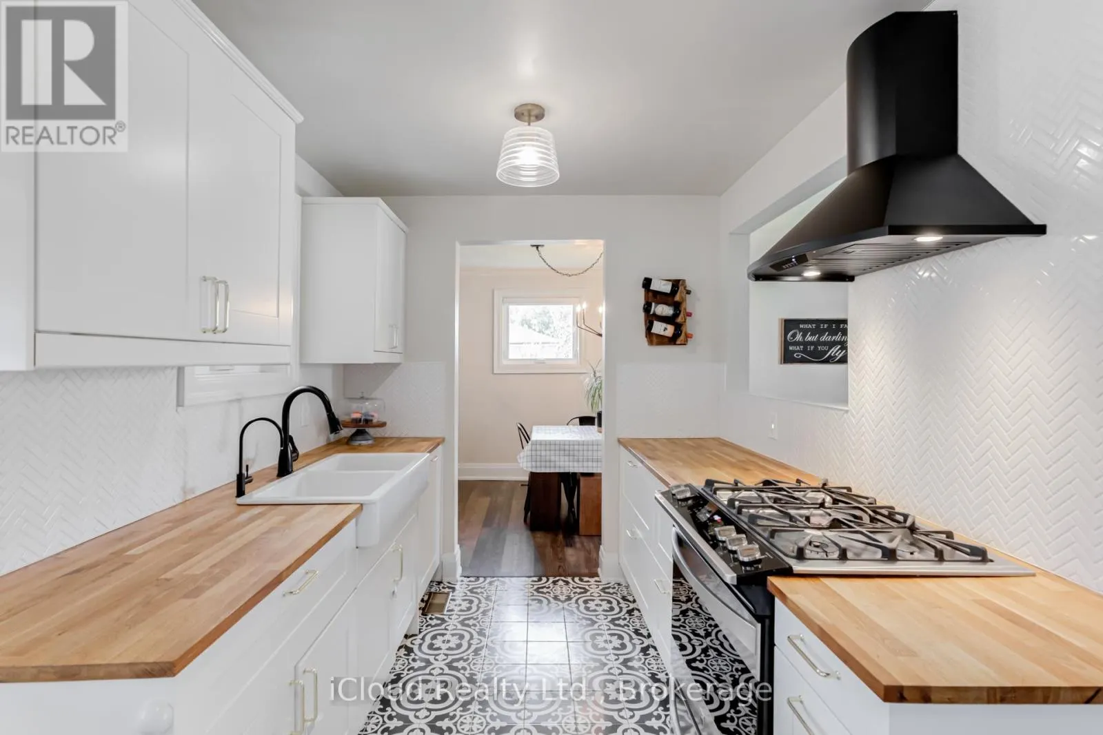 43 SHERWOOD CRESCENT