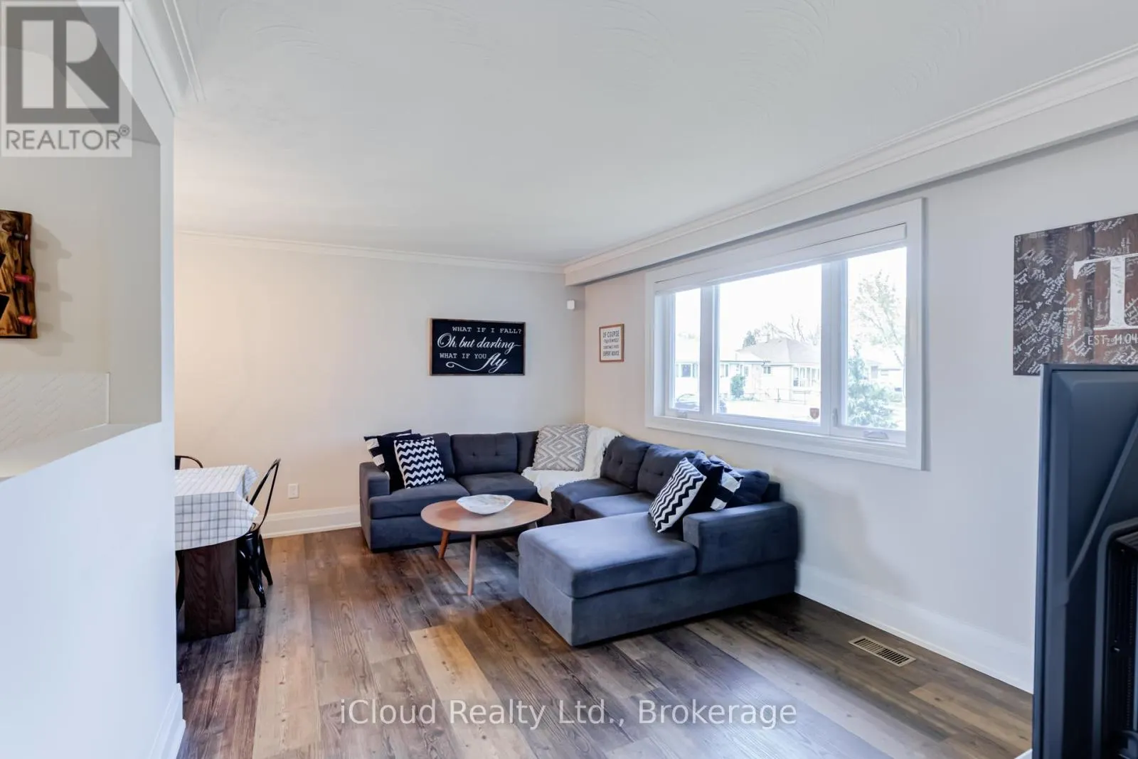 43 SHERWOOD CRESCENT