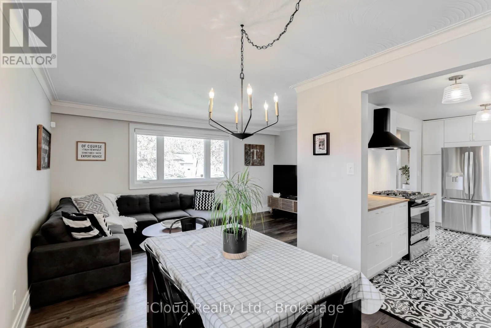 43 SHERWOOD CRESCENT
