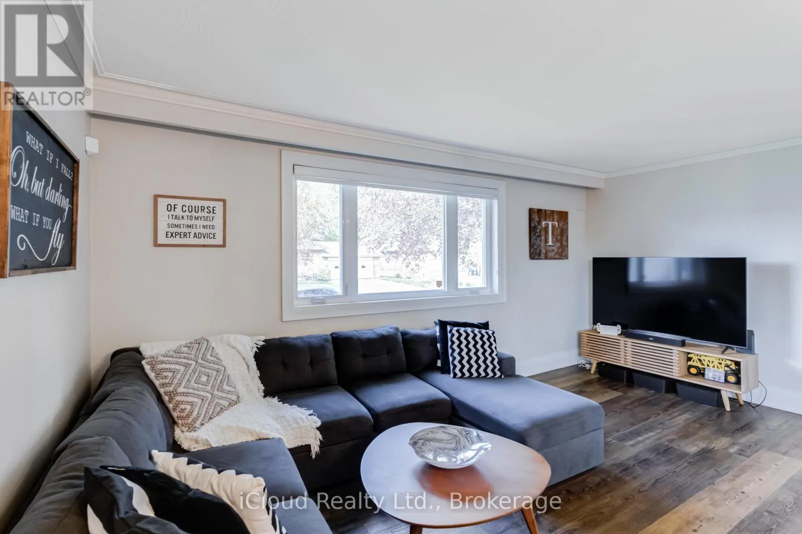 43 SHERWOOD CRESCENT