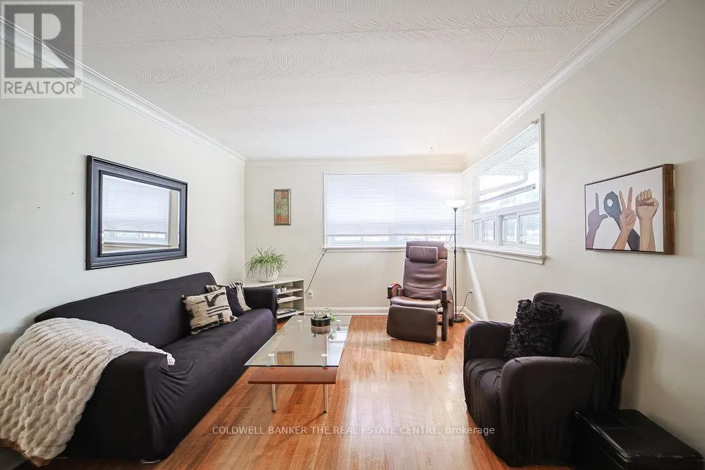 34 CRESTVIEW AVENUE