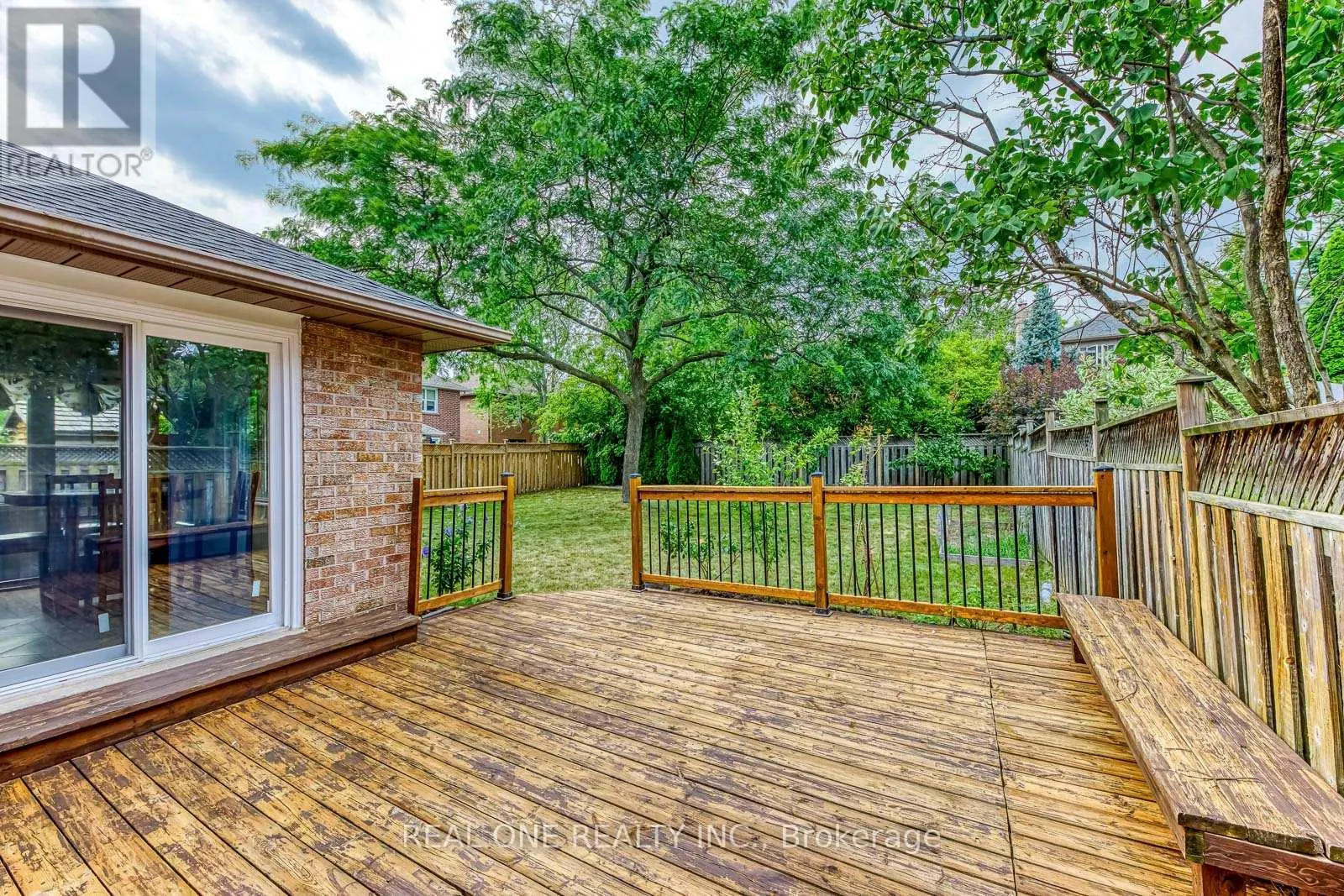 1237 WOODVIEW DRIVE