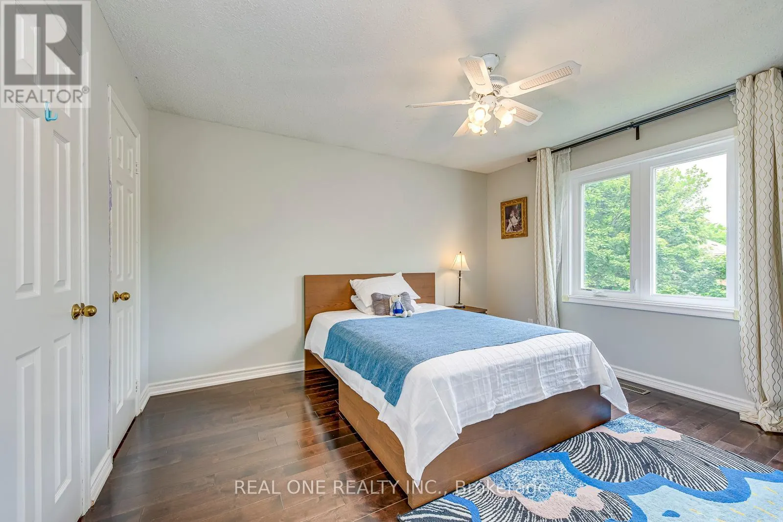 1237 WOODVIEW DRIVE