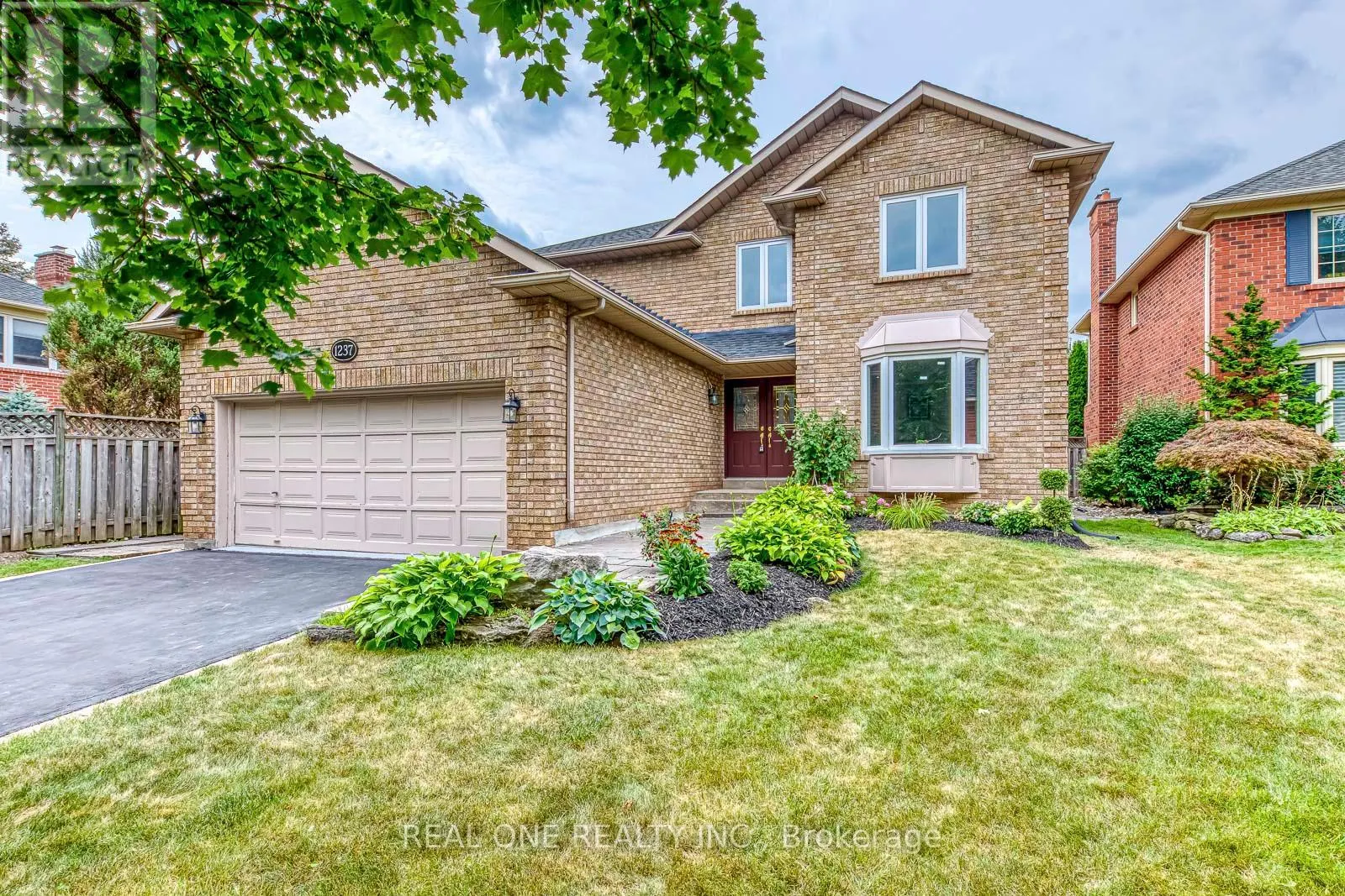 1237 WOODVIEW DRIVE