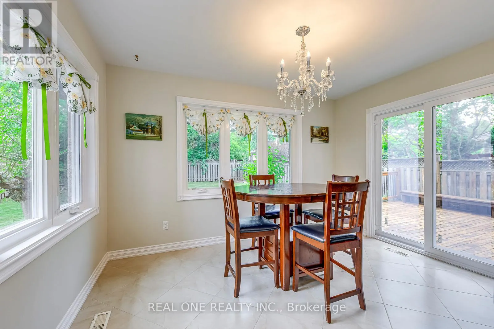 1237 WOODVIEW DRIVE