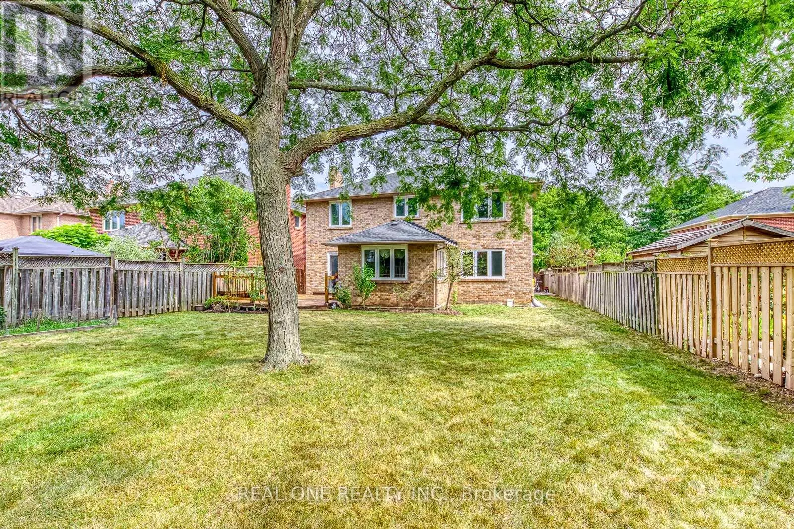 1237 WOODVIEW DRIVE