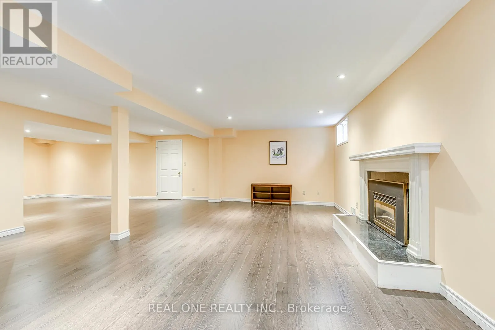 1237 WOODVIEW DRIVE