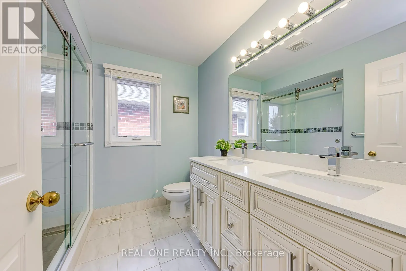1237 WOODVIEW DRIVE