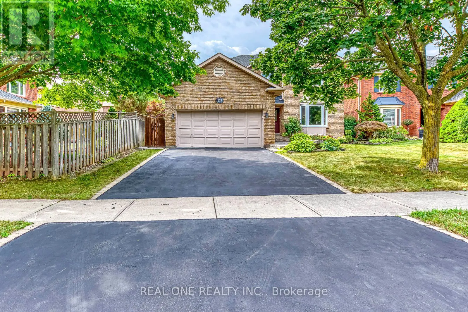 1237 WOODVIEW DRIVE
