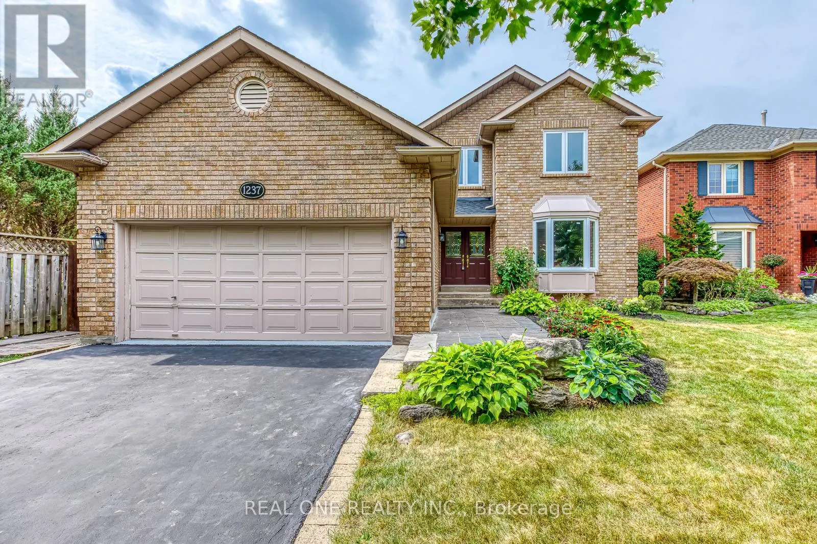 1237 WOODVIEW DRIVE