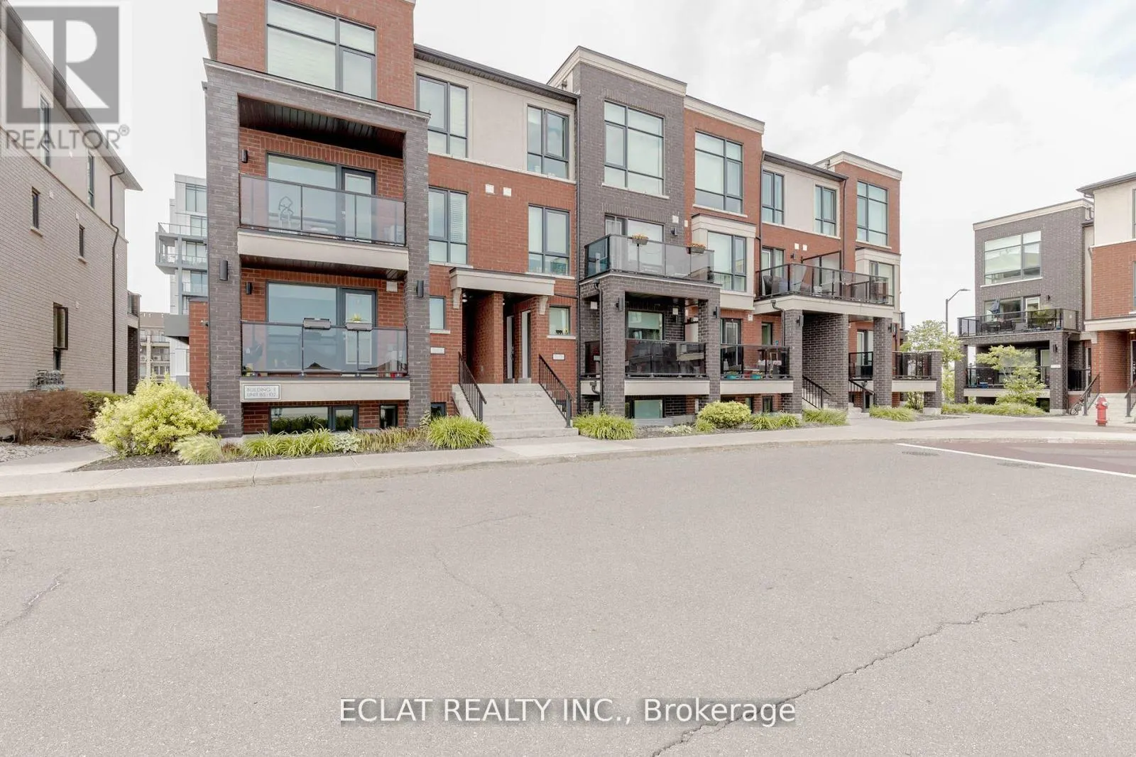 100 - 100 DUFAY ROAD