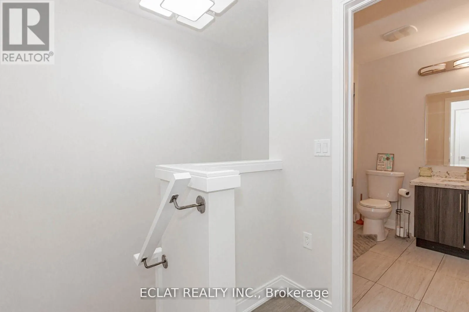100 - 100 DUFAY ROAD