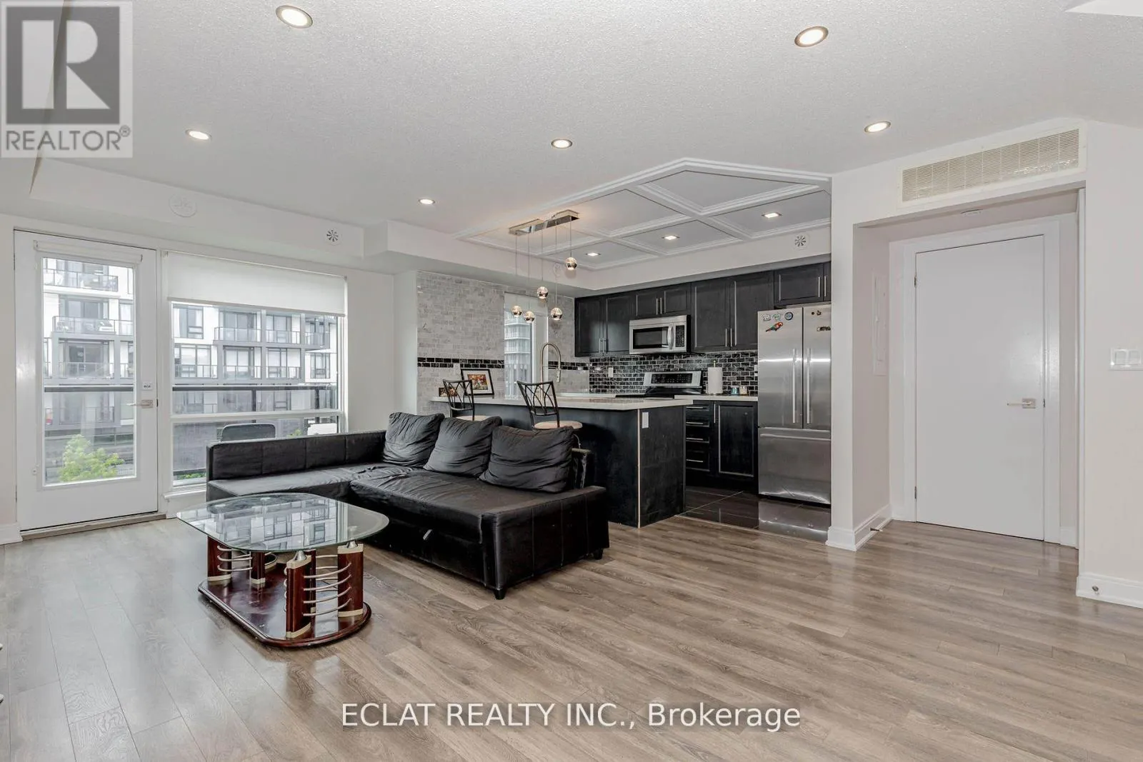 100 - 100 DUFAY ROAD