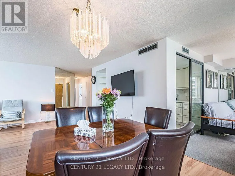 1402 - 8 LISA STREET E