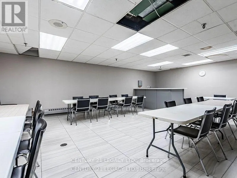 1402 - 8 LISA STREET E
