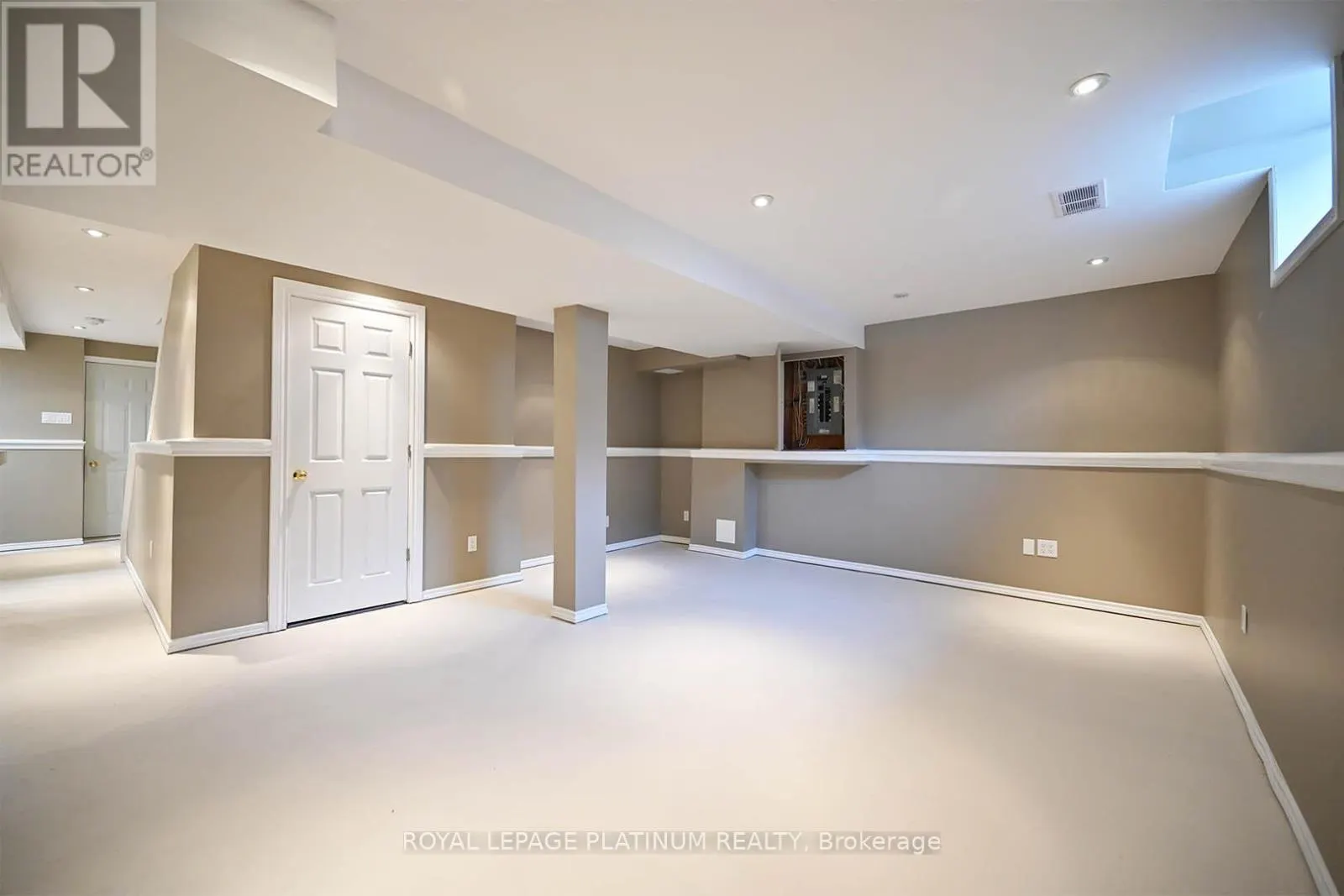 21 VISTA GREEN CRESCENT