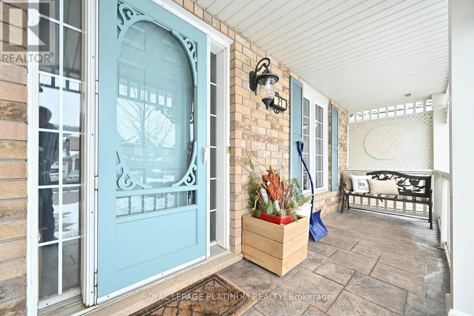 21 VISTA GREEN CRESCENT