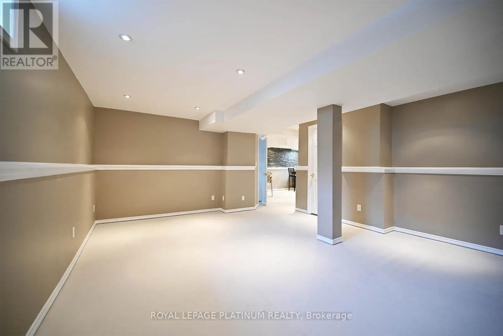 21 VISTA GREEN CRESCENT