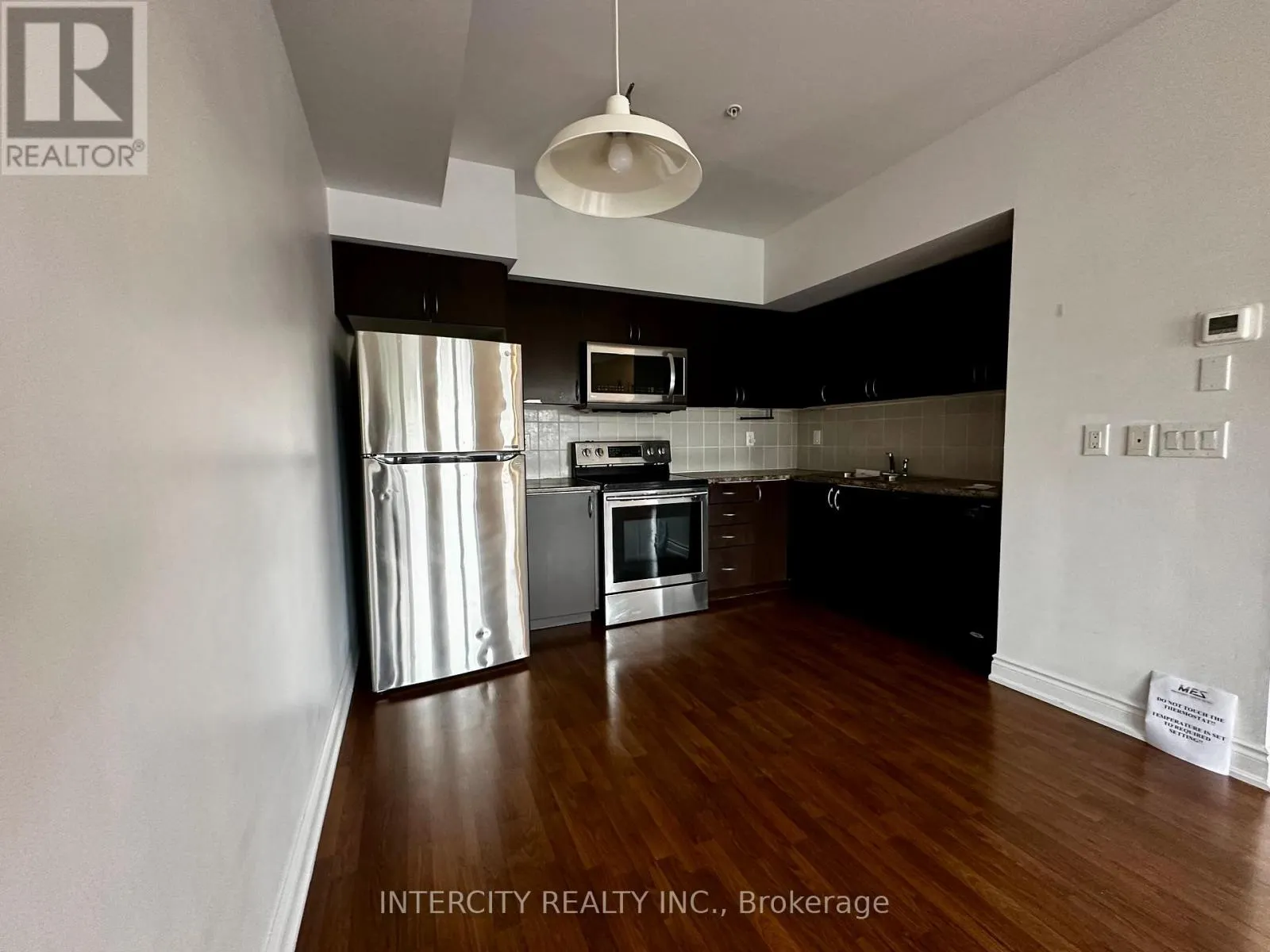 206 - 25 RICHGROVE DRIVE