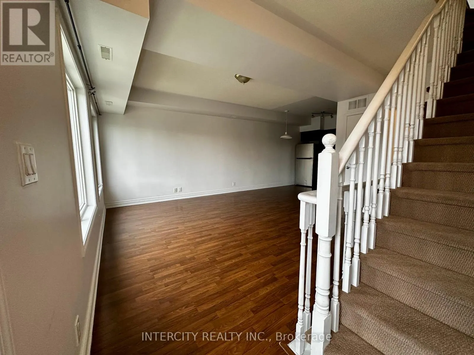 206 - 25 RICHGROVE DRIVE