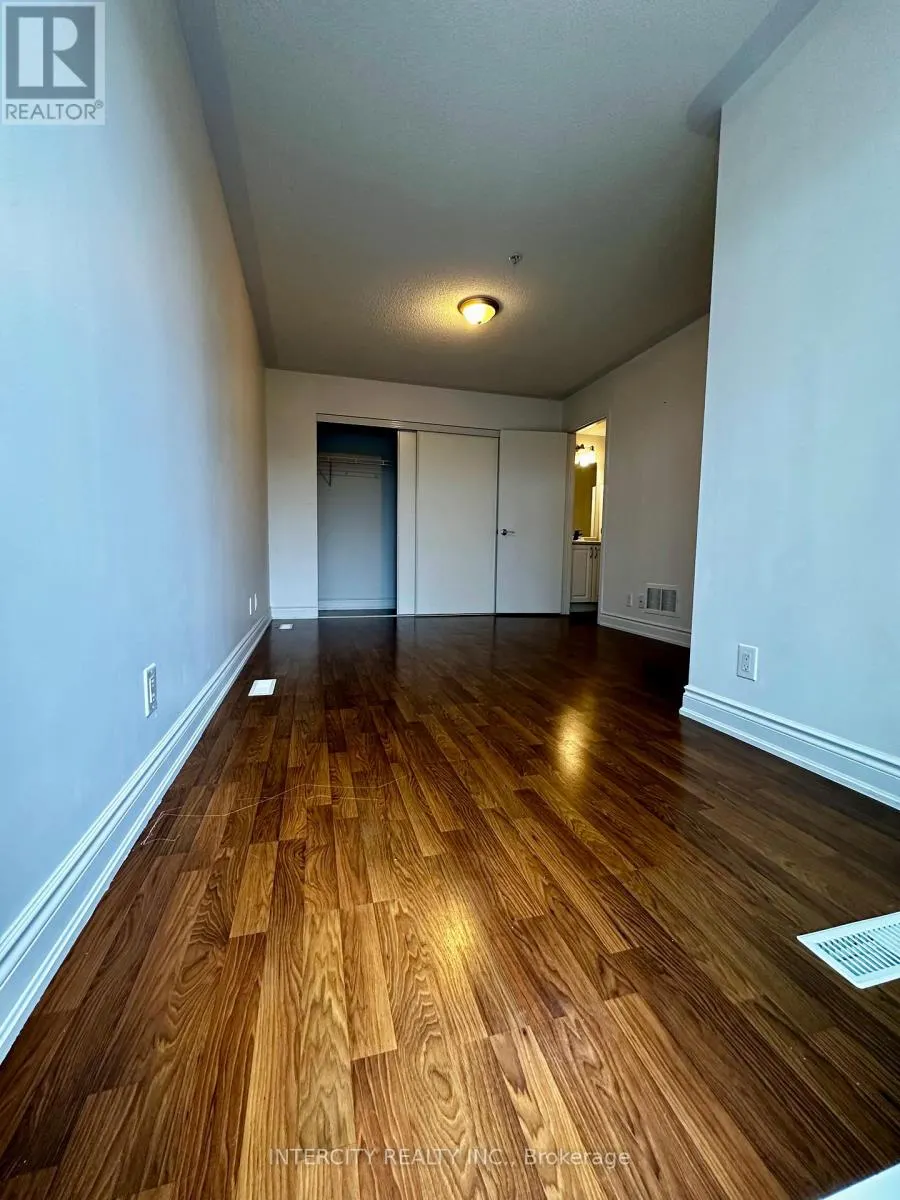 206 - 25 RICHGROVE DRIVE