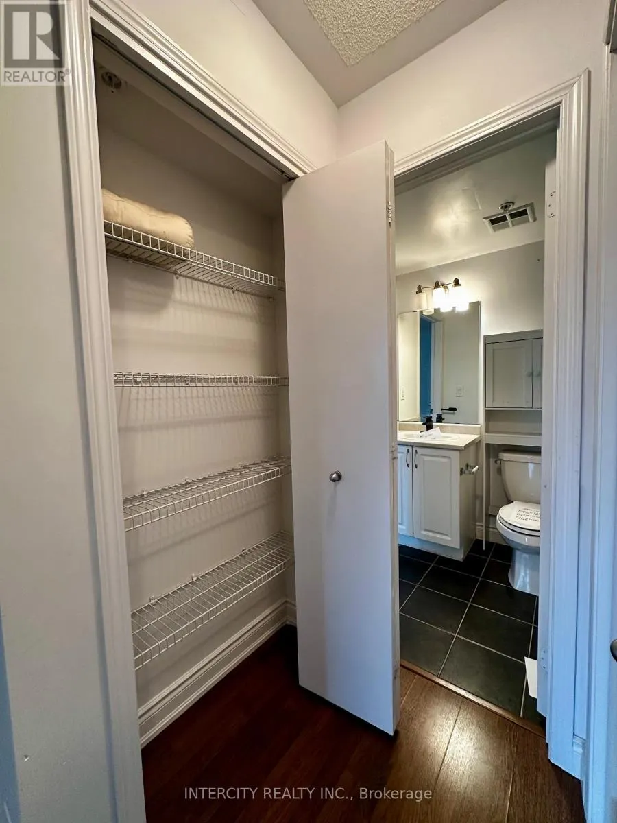 206 - 25 RICHGROVE DRIVE