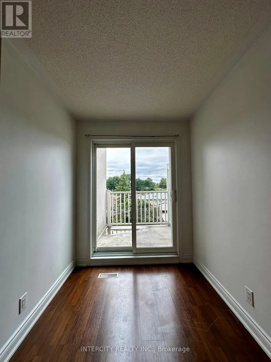 206 - 25 RICHGROVE DRIVE