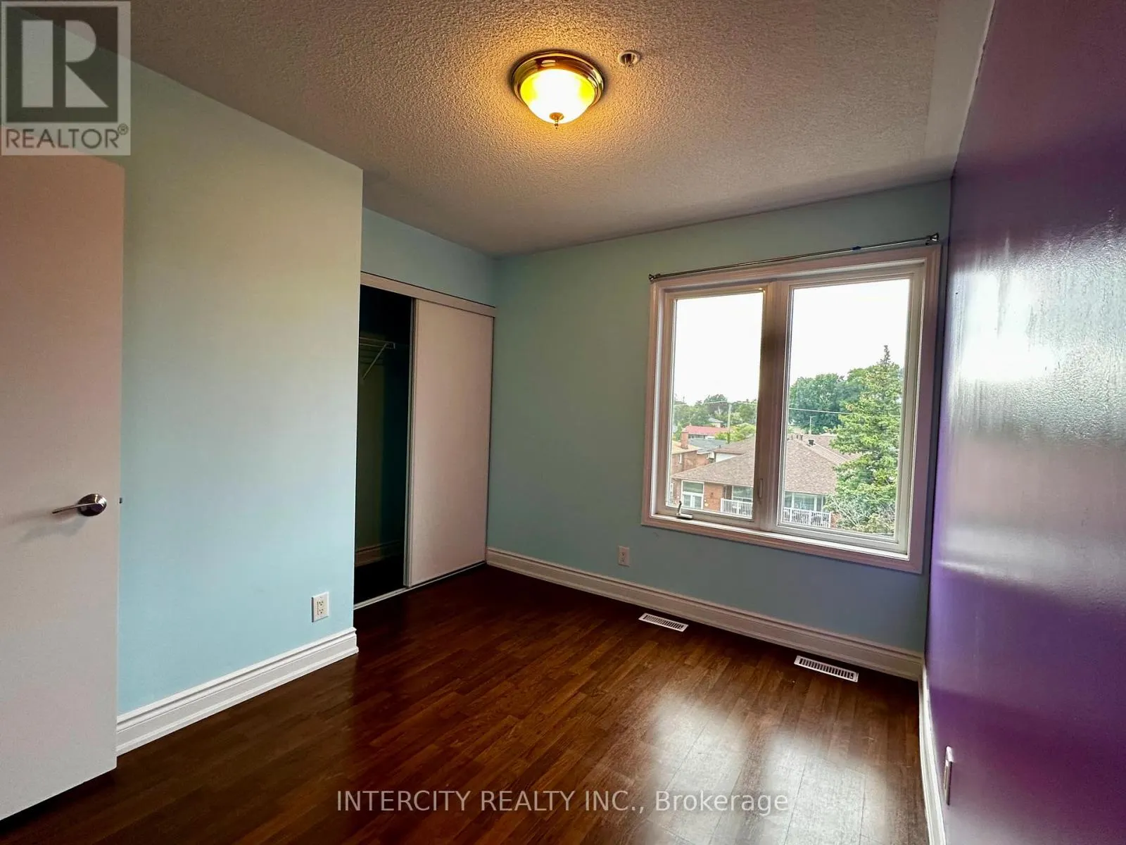 206 - 25 RICHGROVE DRIVE