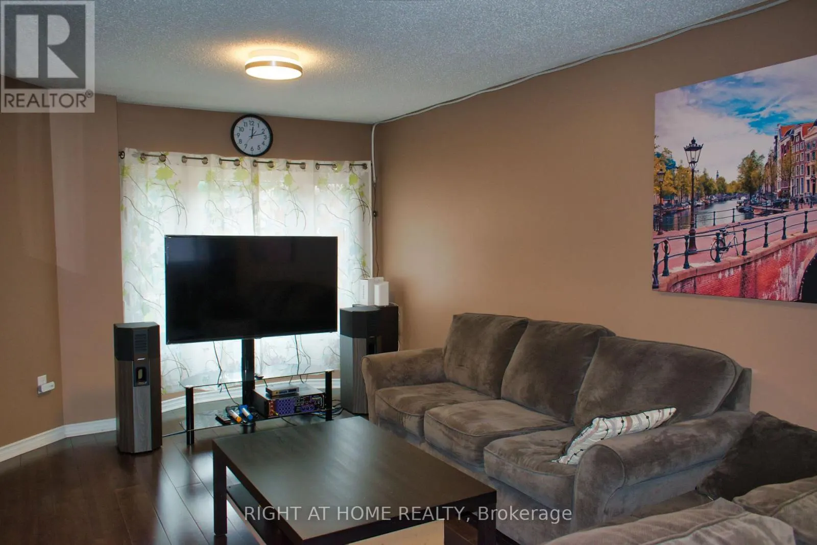 3310 GREENBELT CRESCENT